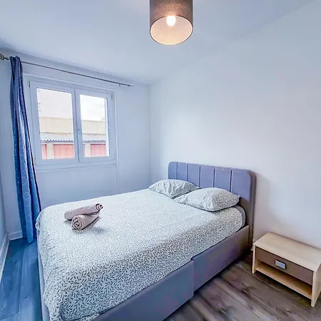 Spacieux Et Chic A Apartment