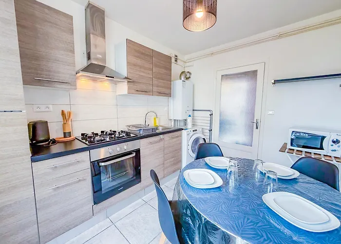 Spacieux Et Chic A Apartment